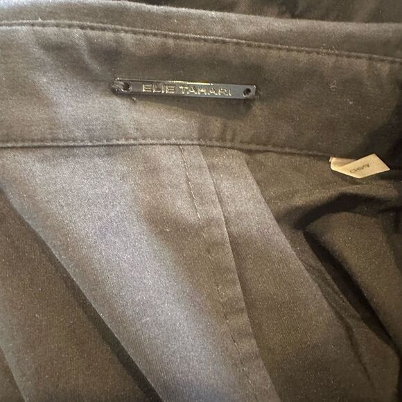 Elie Tahari Women’s Black V Neck Collar Pullover Blouse Top - Picture 8 of 8